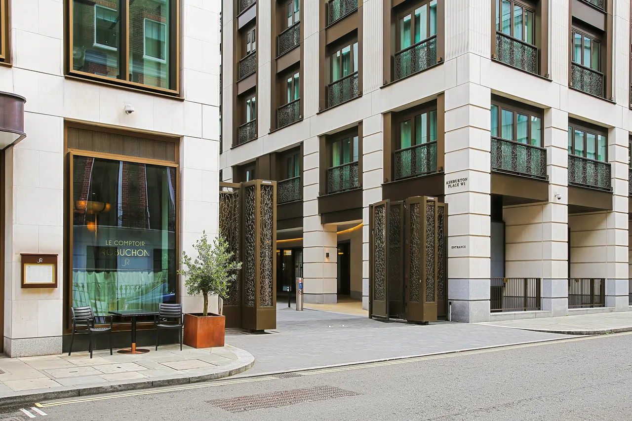 Ashburton Place, Mayfair, W1J, photo 2