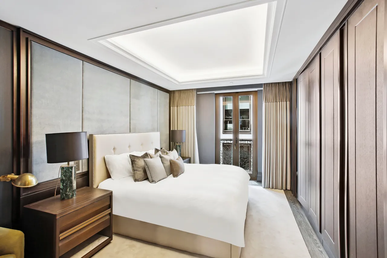 Ashburton Place, Mayfair, W1J, photo 3