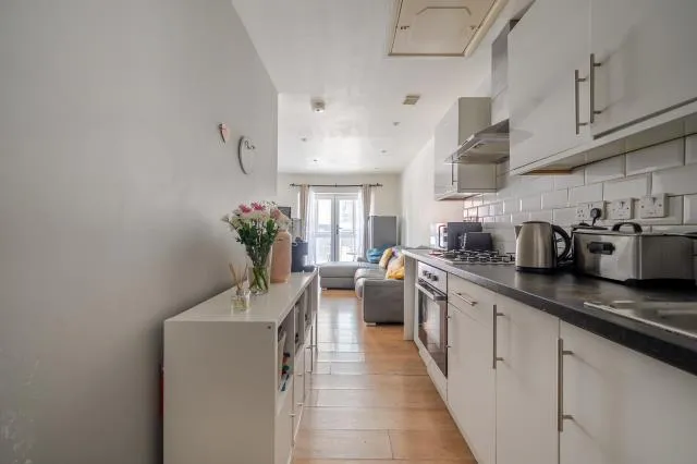 High Street, Slough, SL1, photo 8