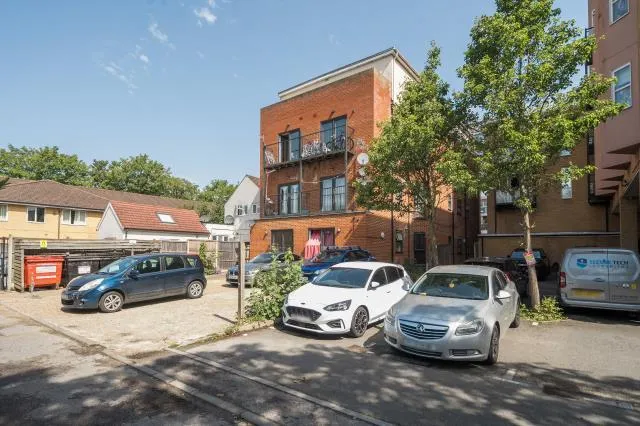 High Street, Slough, SL1, photo 20