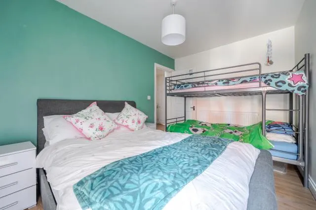 High Street, Slough, SL1, photo 11