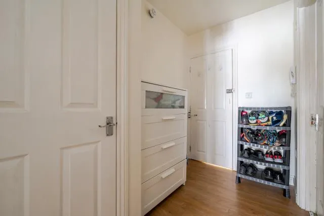 High Street, Slough, SL1, photo 14