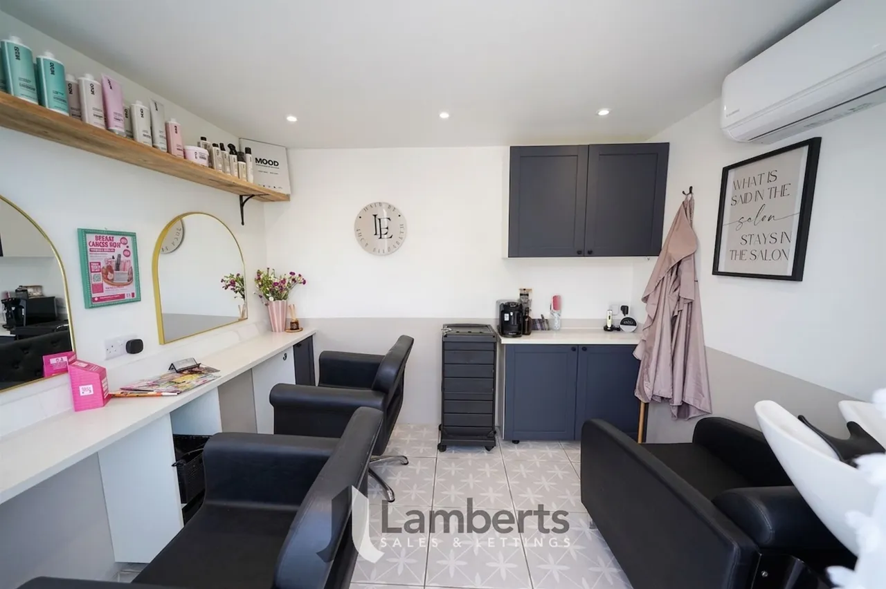 1 Teal Road, Studley, photo 23