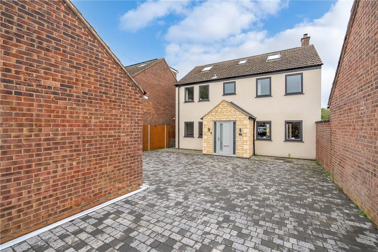 5 bed house for sale, Cardyke Drive, Baston, PE6