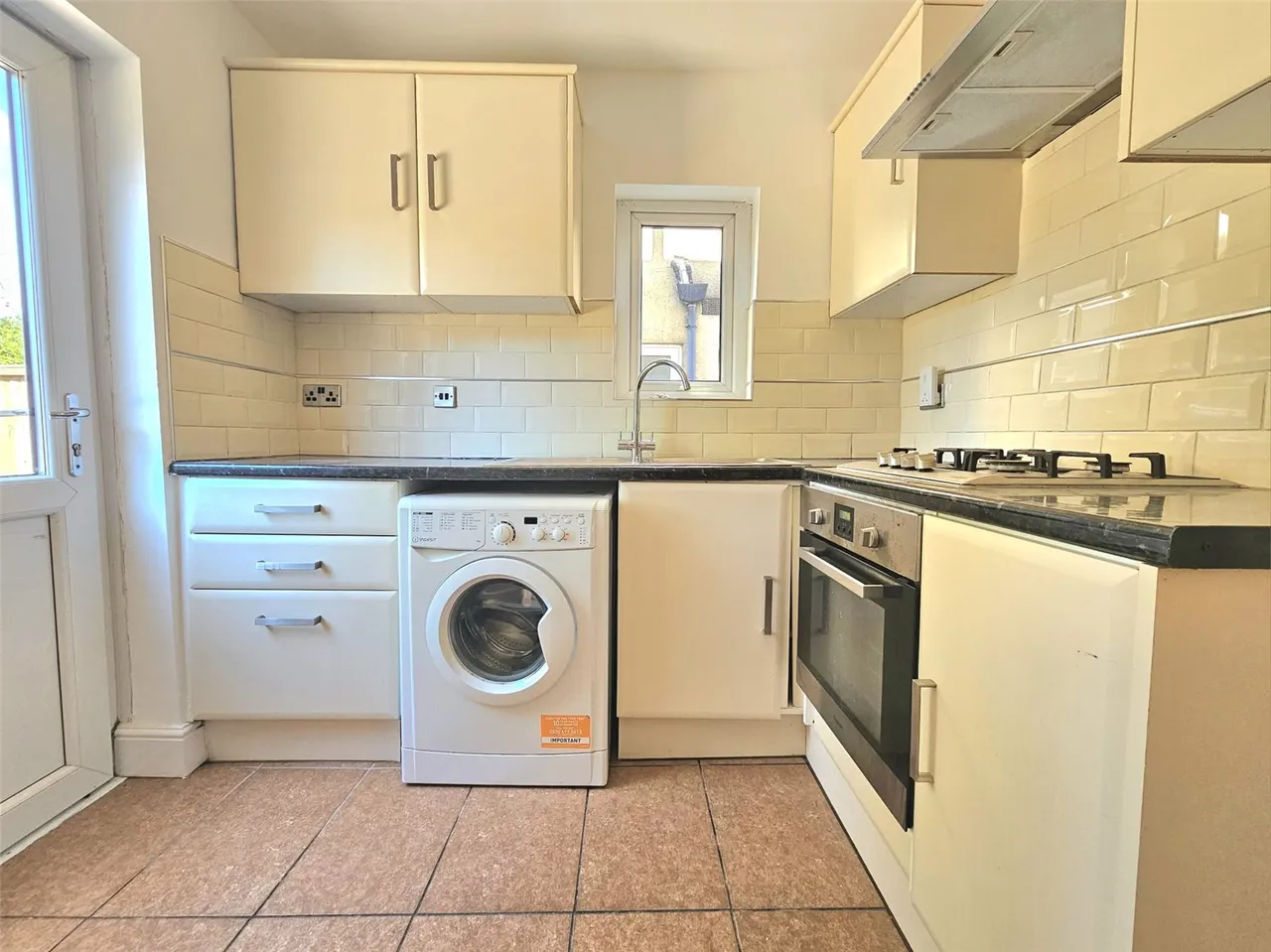 Granton Avenue, Upminster, Essex, RM14, photo 3