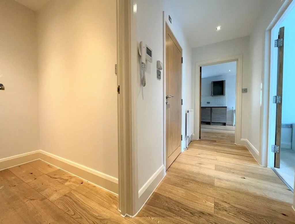 Swakeleys Road, Ickenham, UB10, photo 27
