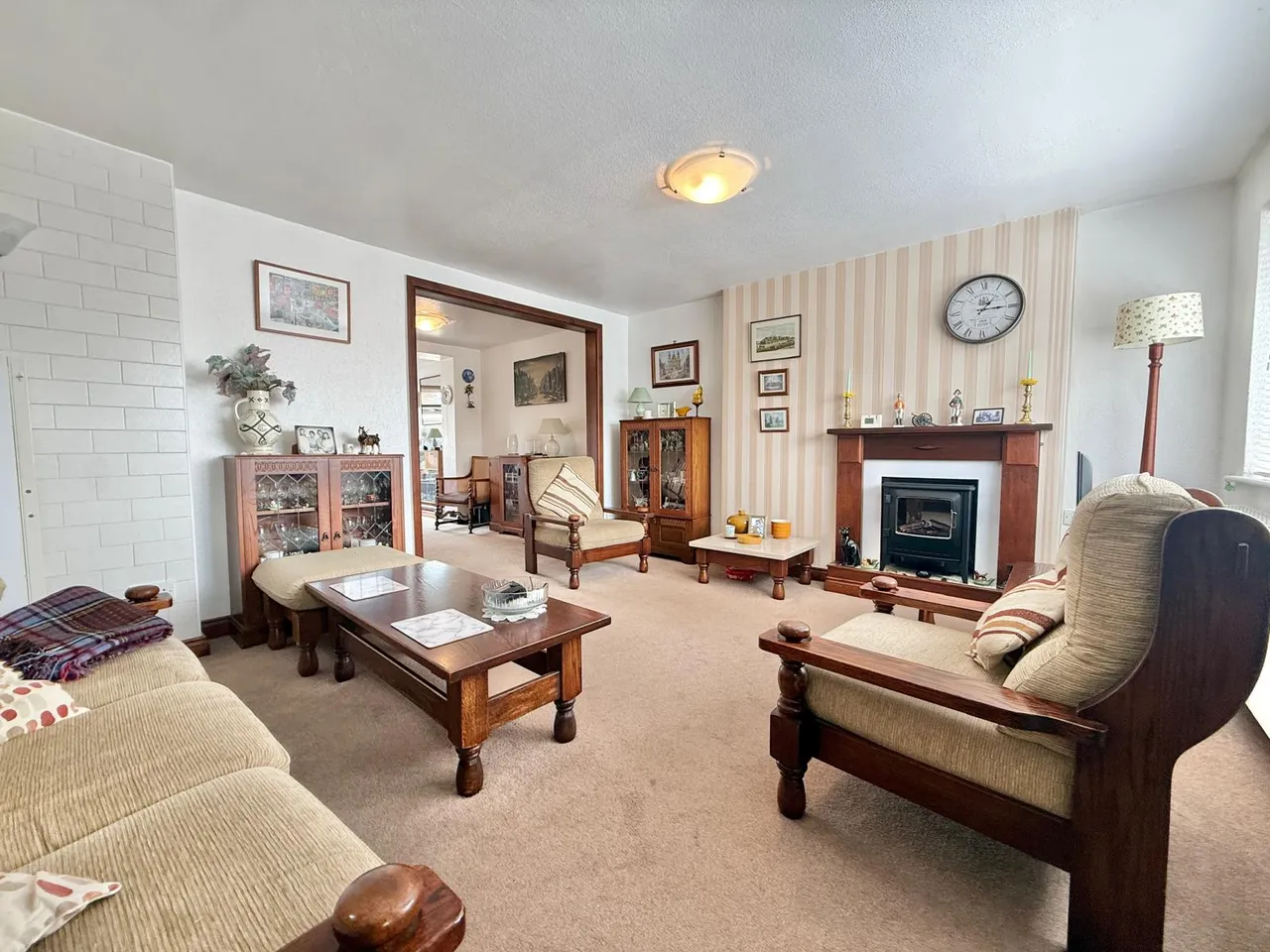 Leesway Drive, Denton, M34, photo 5
