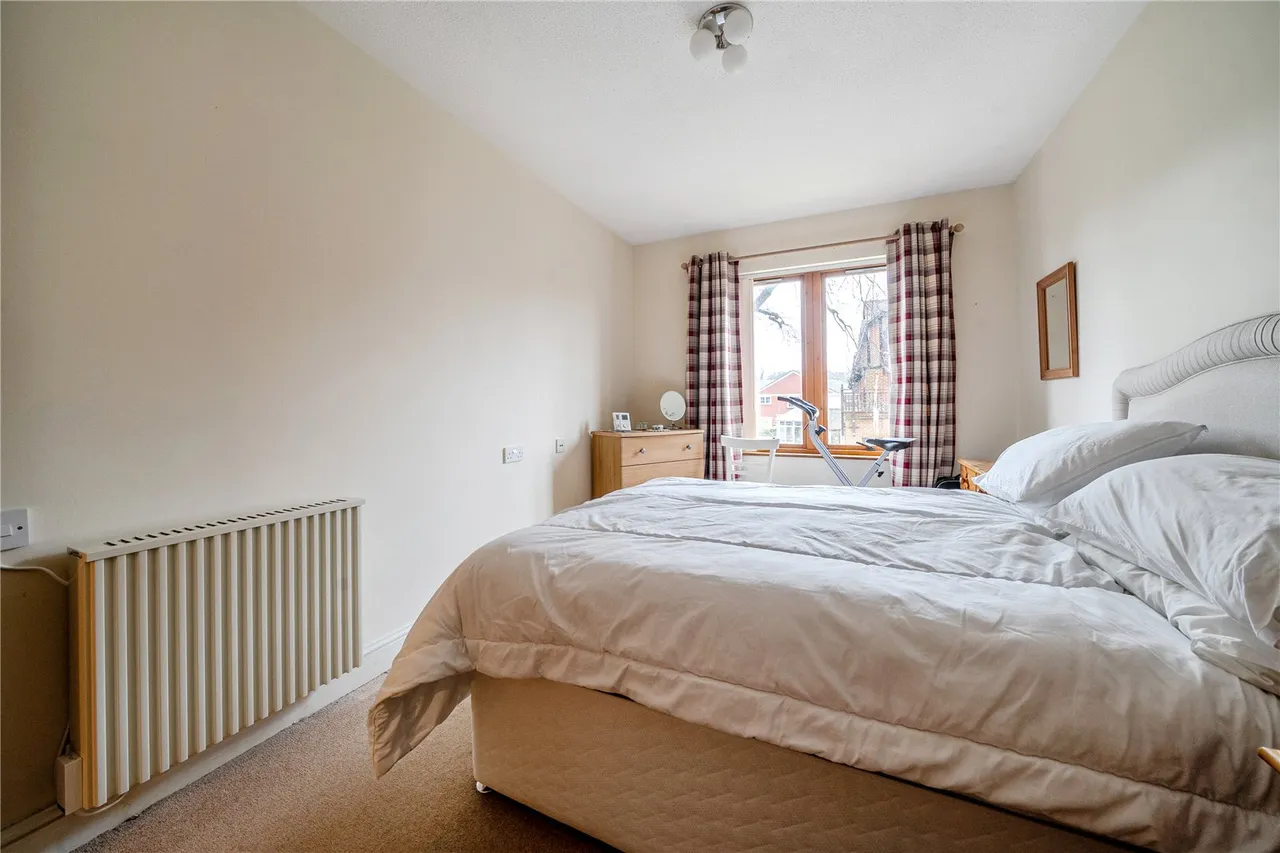 Hartford Court, Hartley Wintney, Hampshire, RG27 8PQ, photo 8