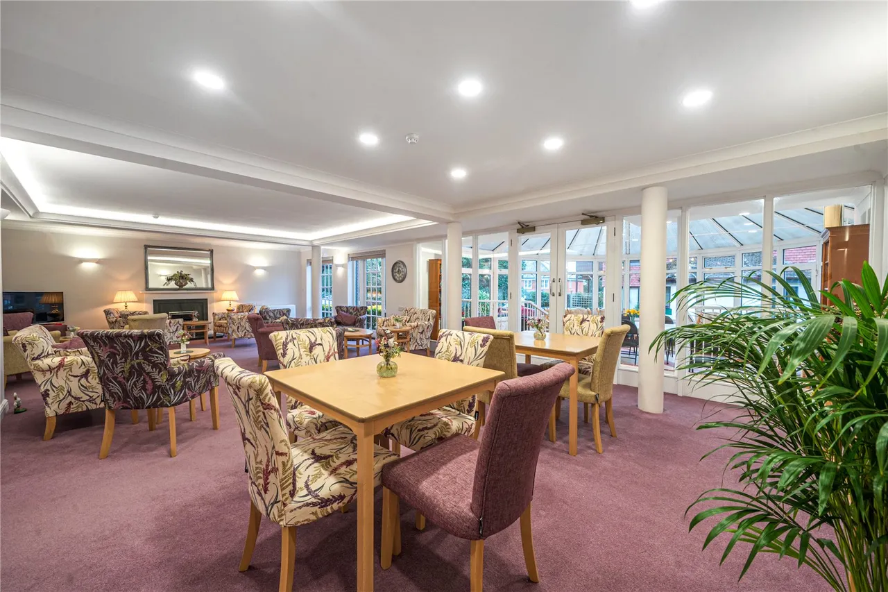 Hartford Court, Hartley Wintney, Hampshire, RG27 8PQ, photo 15