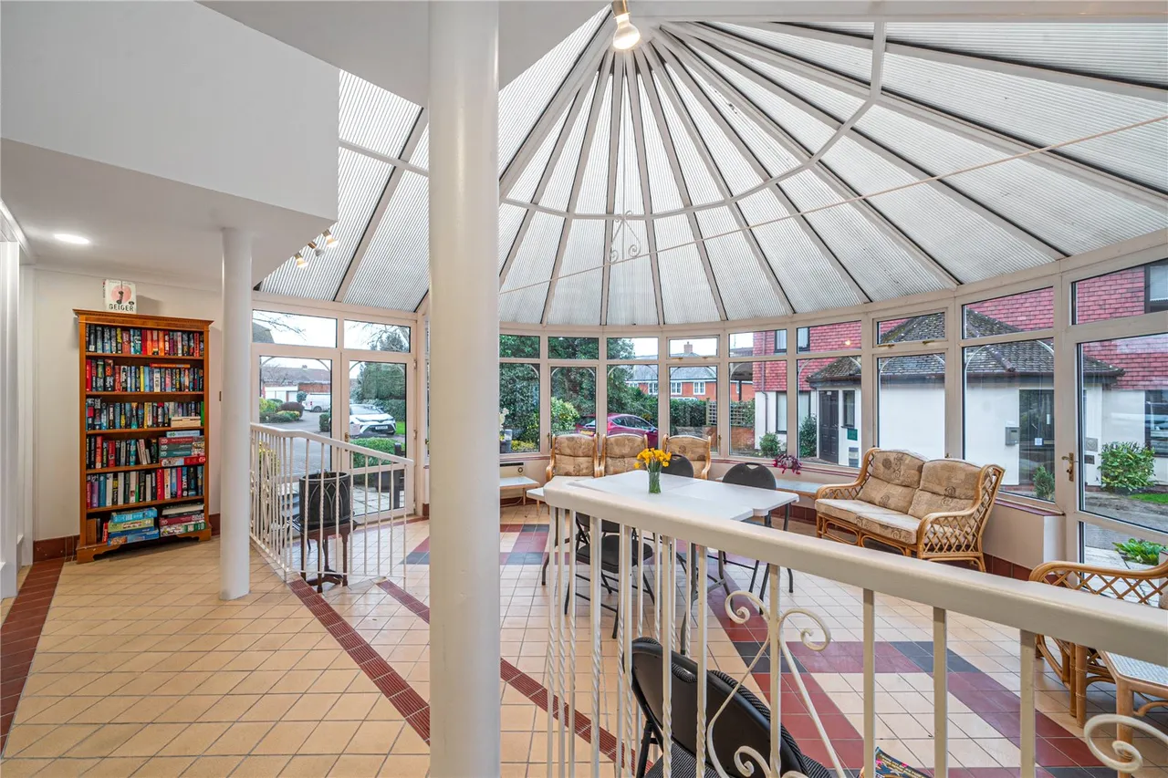 Hartford Court, Hartley Wintney, Hampshire, RG27 8PQ, photo 14