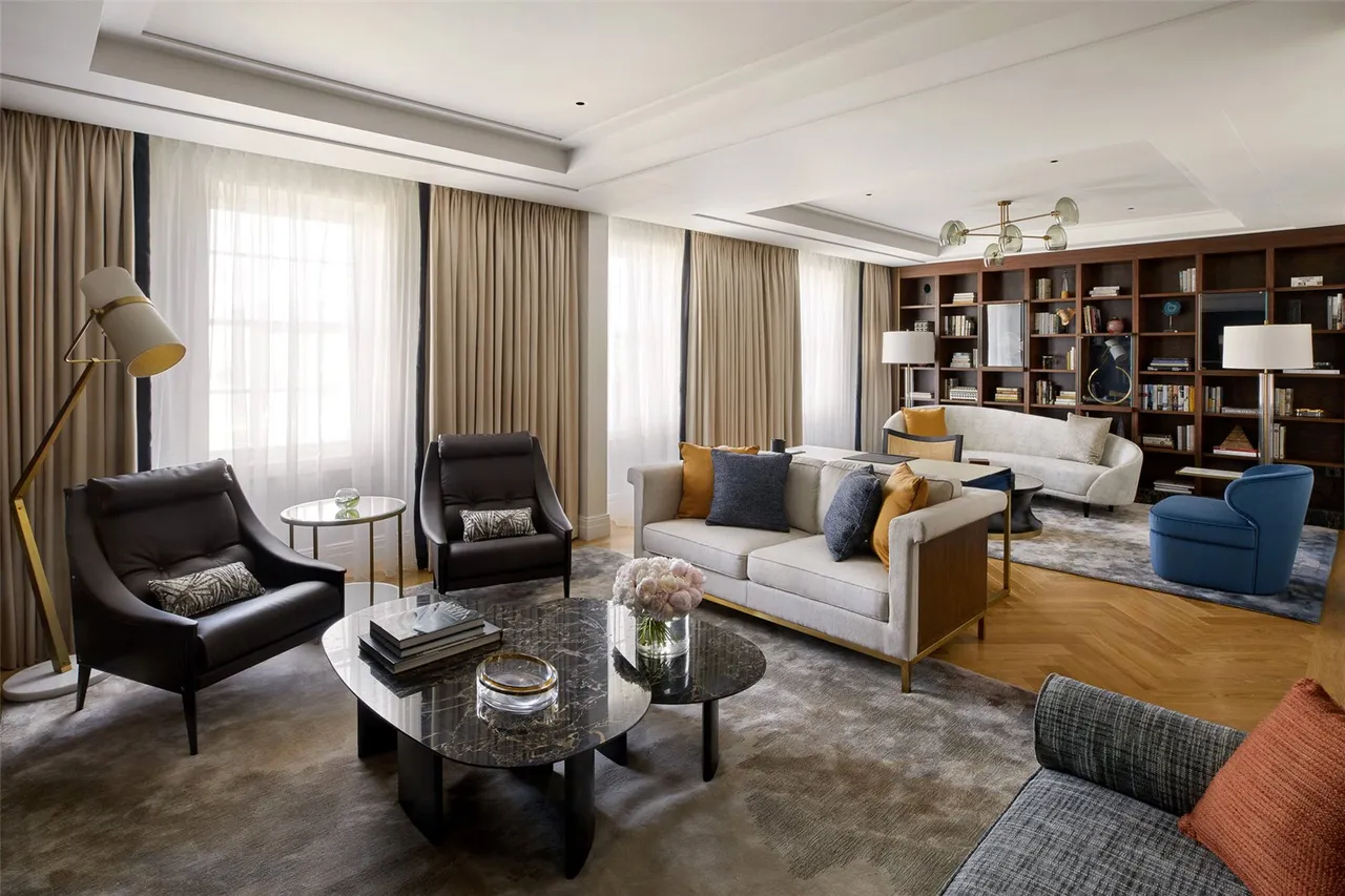 3 bed flat to rent, Trinity Square, Tower Hill, EC3N