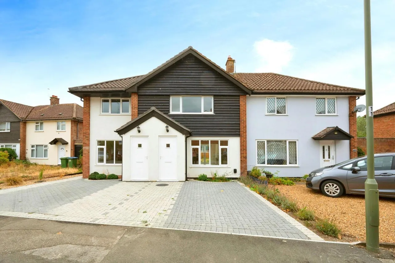 Farm Road, Esher, KT10, photo 5
