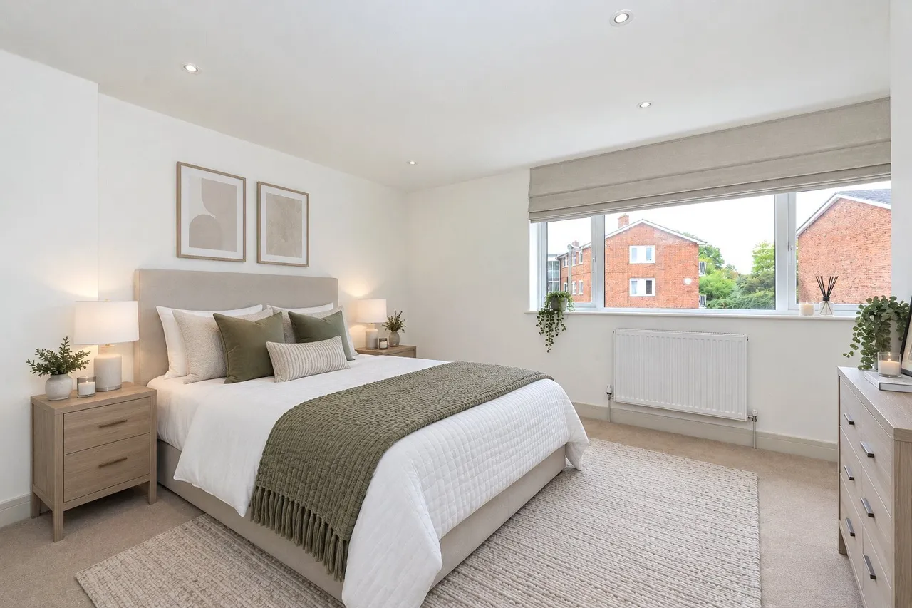 Farm Road, Esher, KT10, photo 11