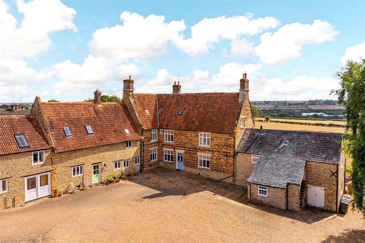 High Street, Great Doddington, NN29, photo 18