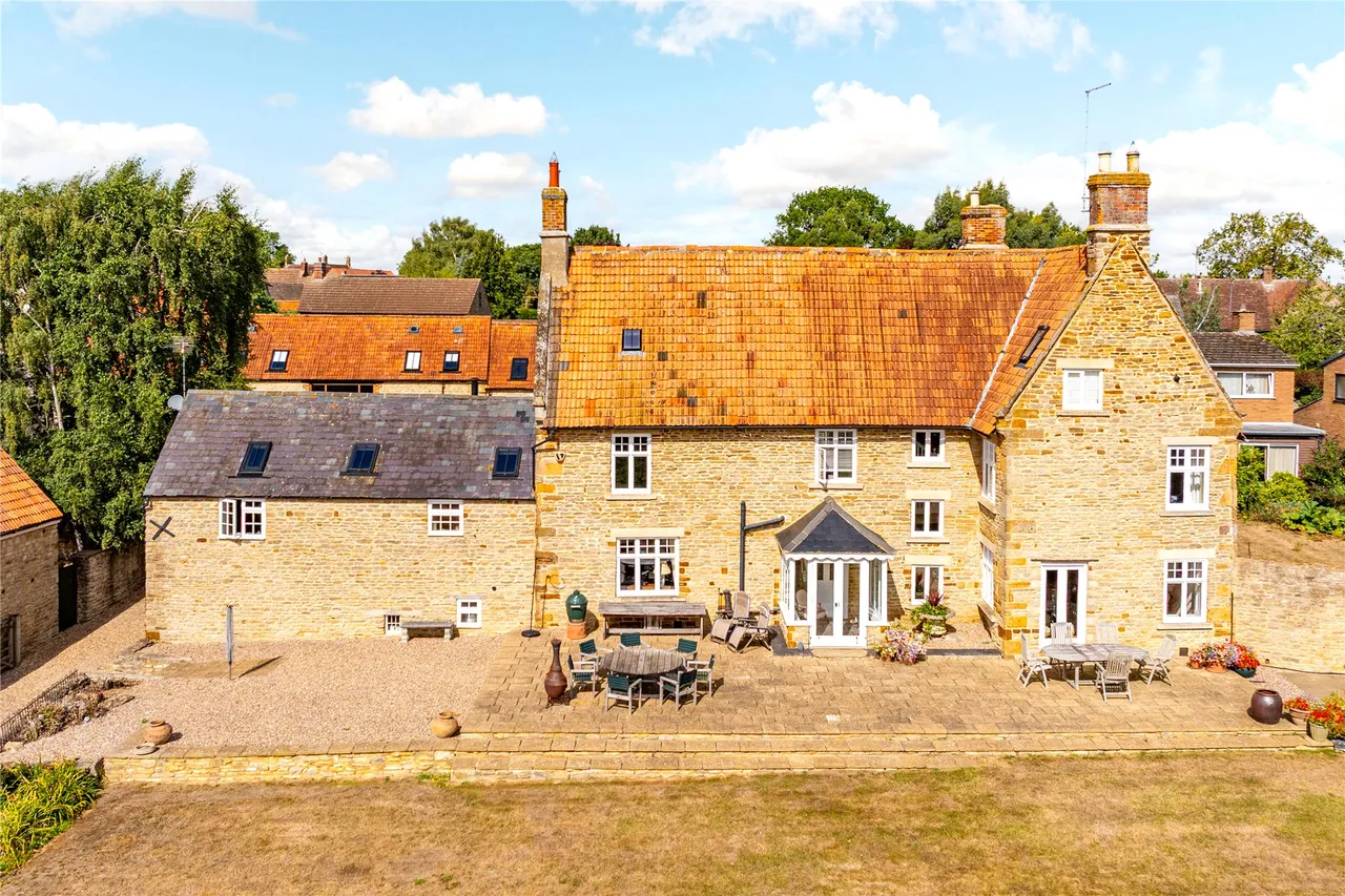 High Street, Great Doddington, NN29, photo 19