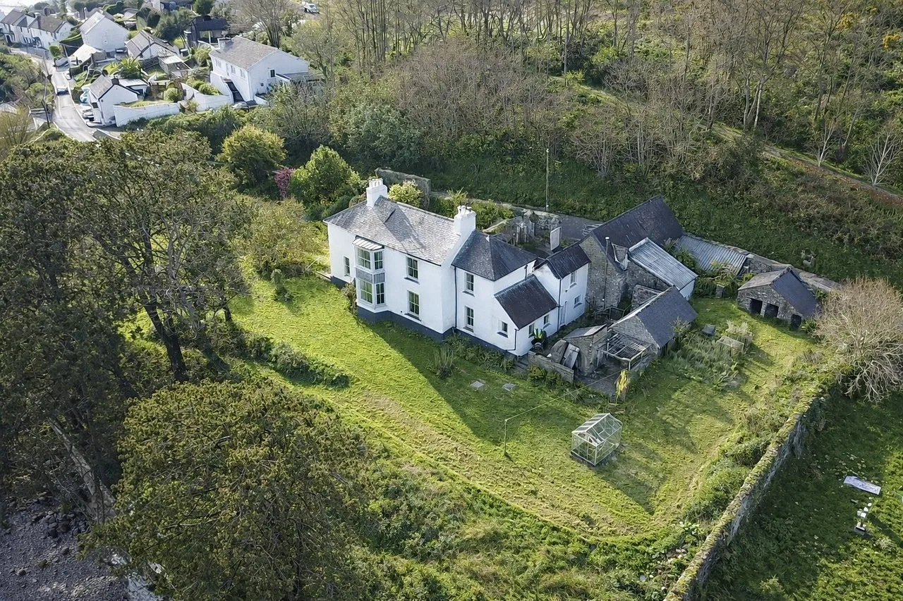 4 bed house for sale, Church Road, Llanstadwell, SA73