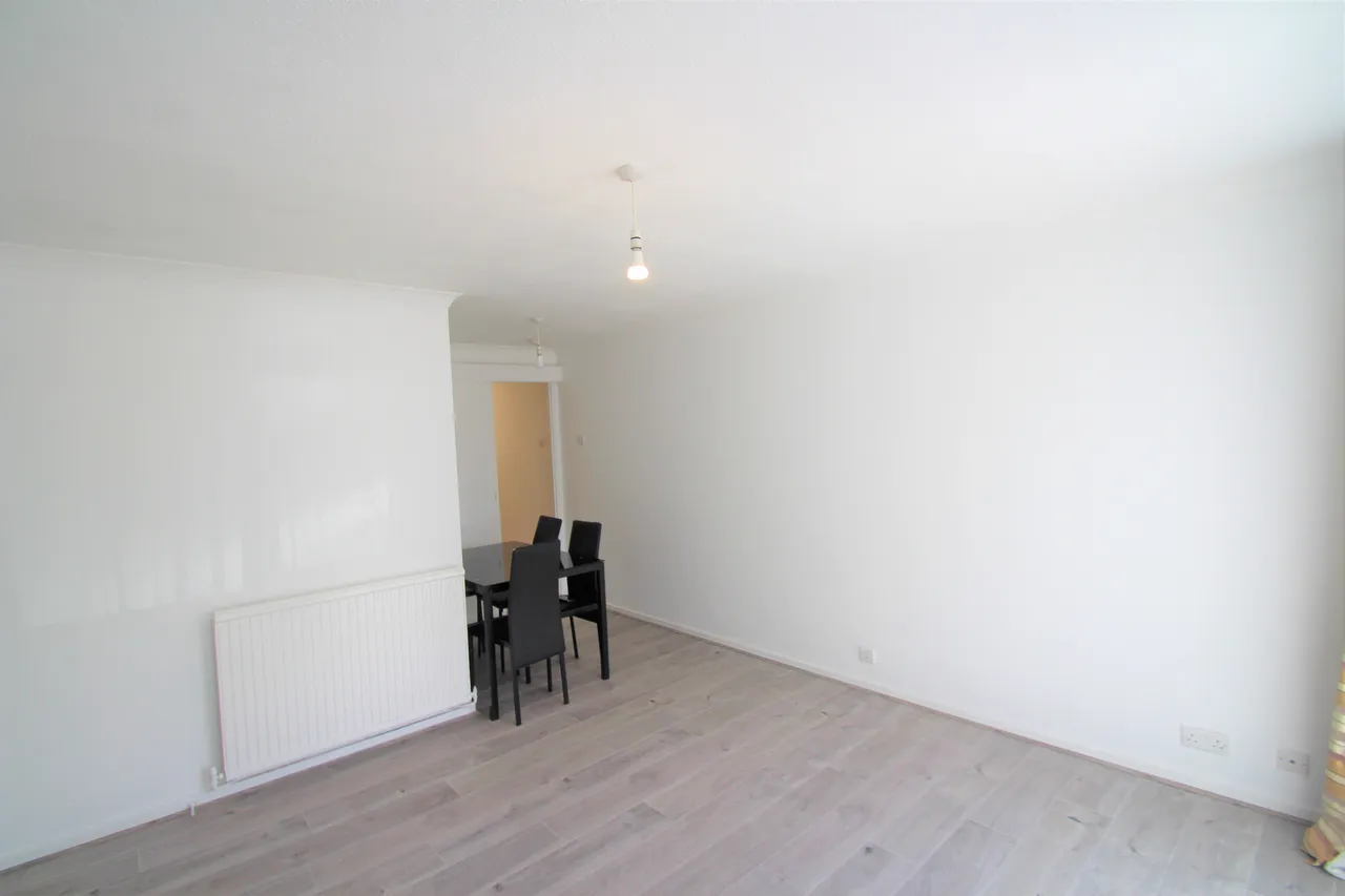 Beeton Close, Pinner, HA5, photo 4
