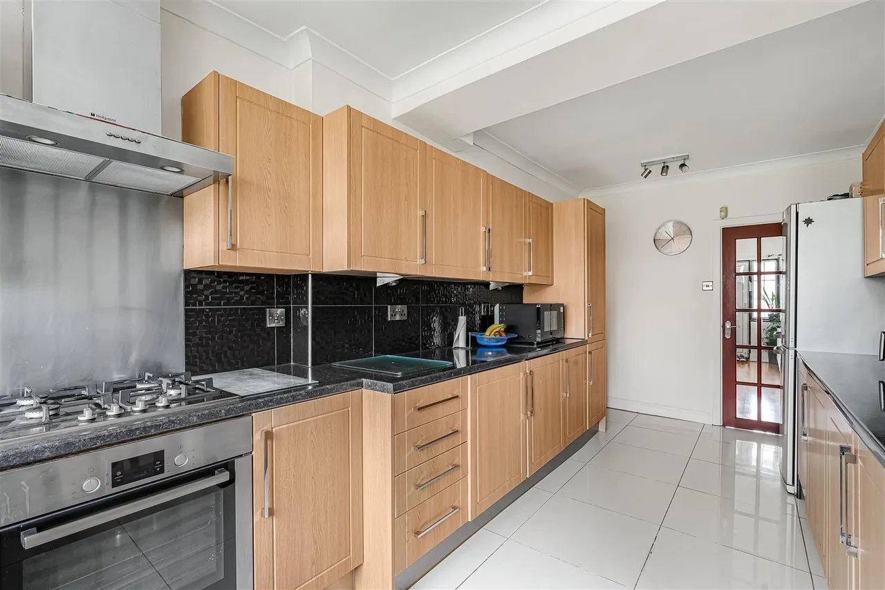 St Andrews Avenue, Wembley, HA0, photo 8
