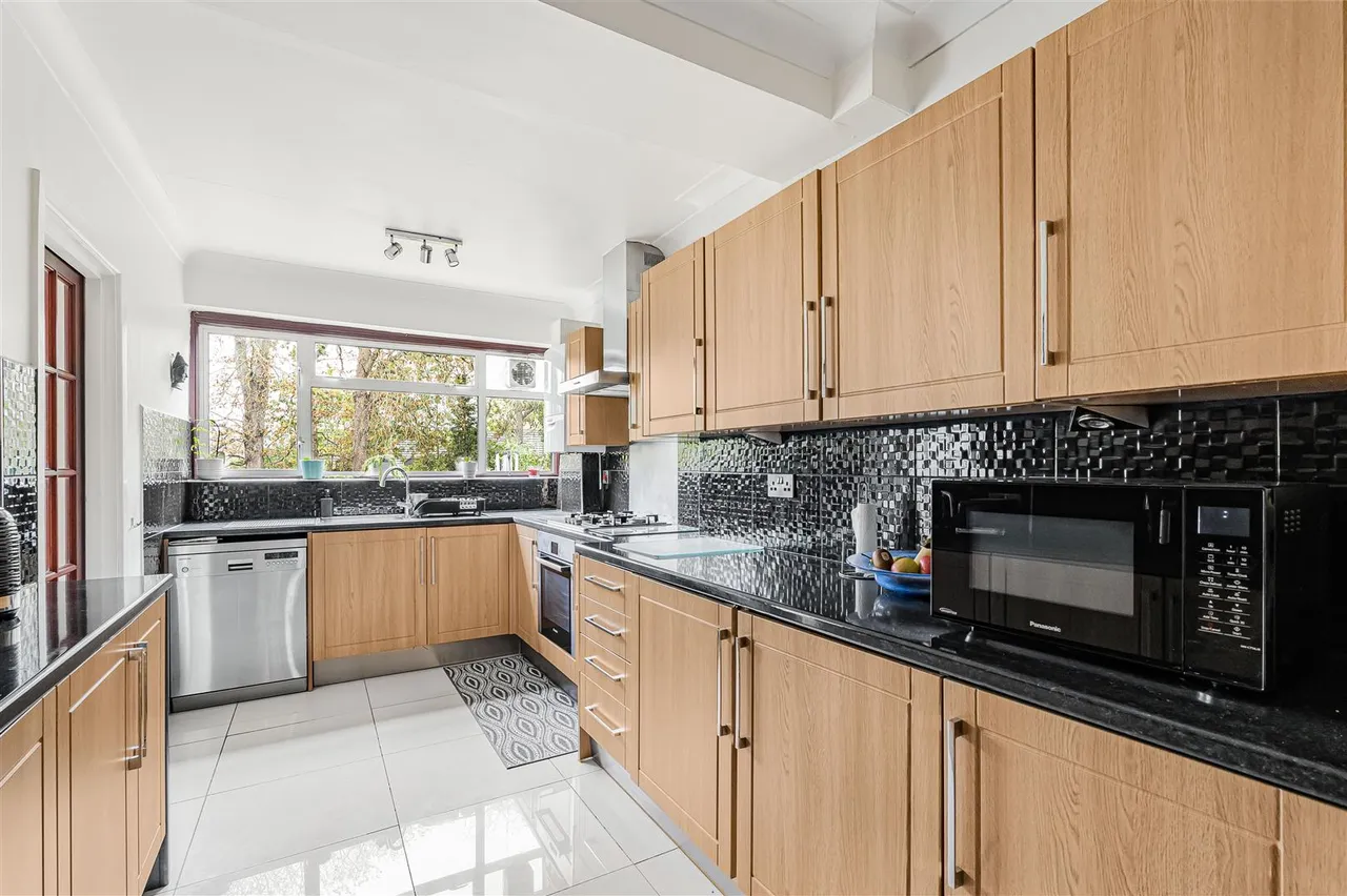 St Andrews Avenue, Wembley, HA0, photo 3