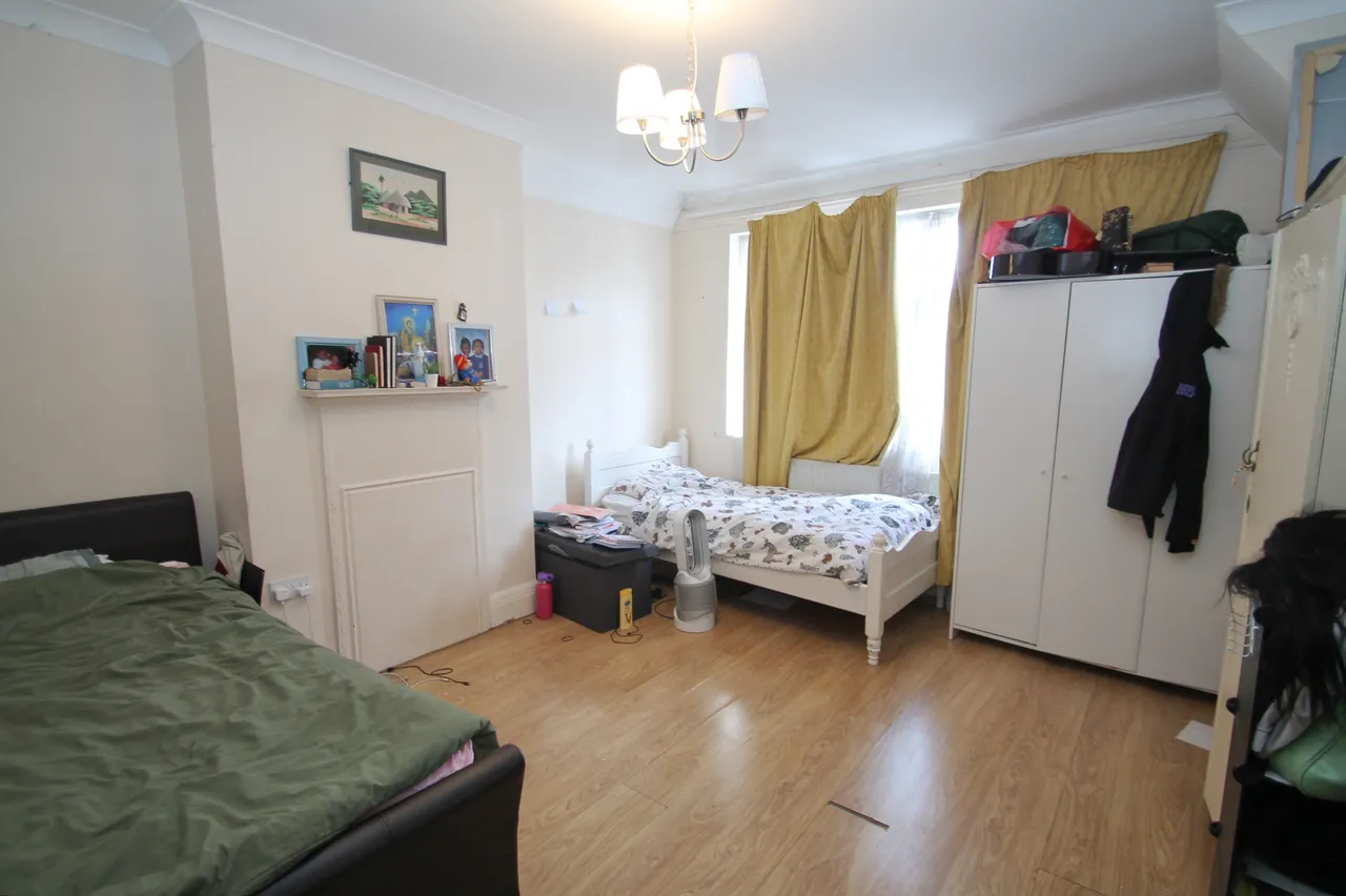Churchill Avenue, Harrow, HA3, photo 6