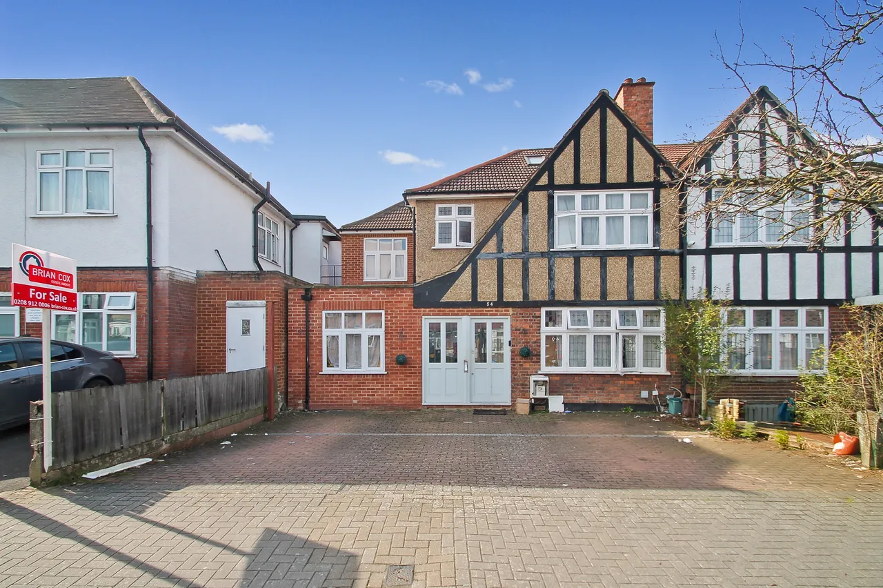 Churchill Avenue, Harrow, HA3, photo 2
