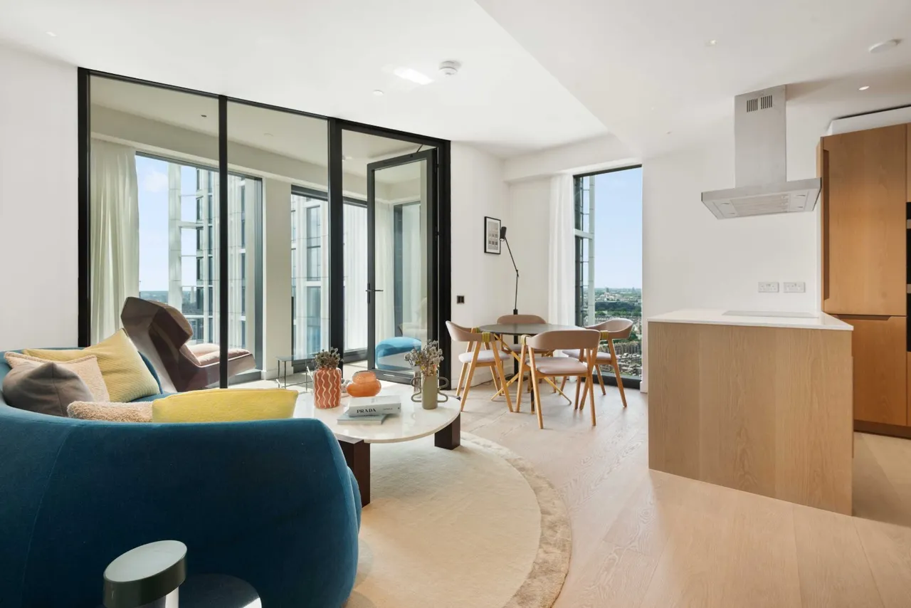Nine Elms Lane, London, SW8, photo 2
