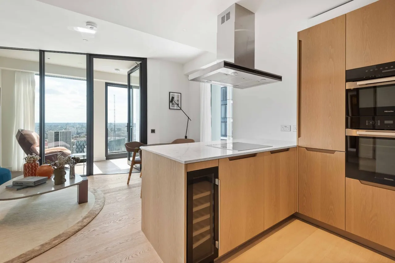 Nine Elms Lane, London, SW8, photo 9