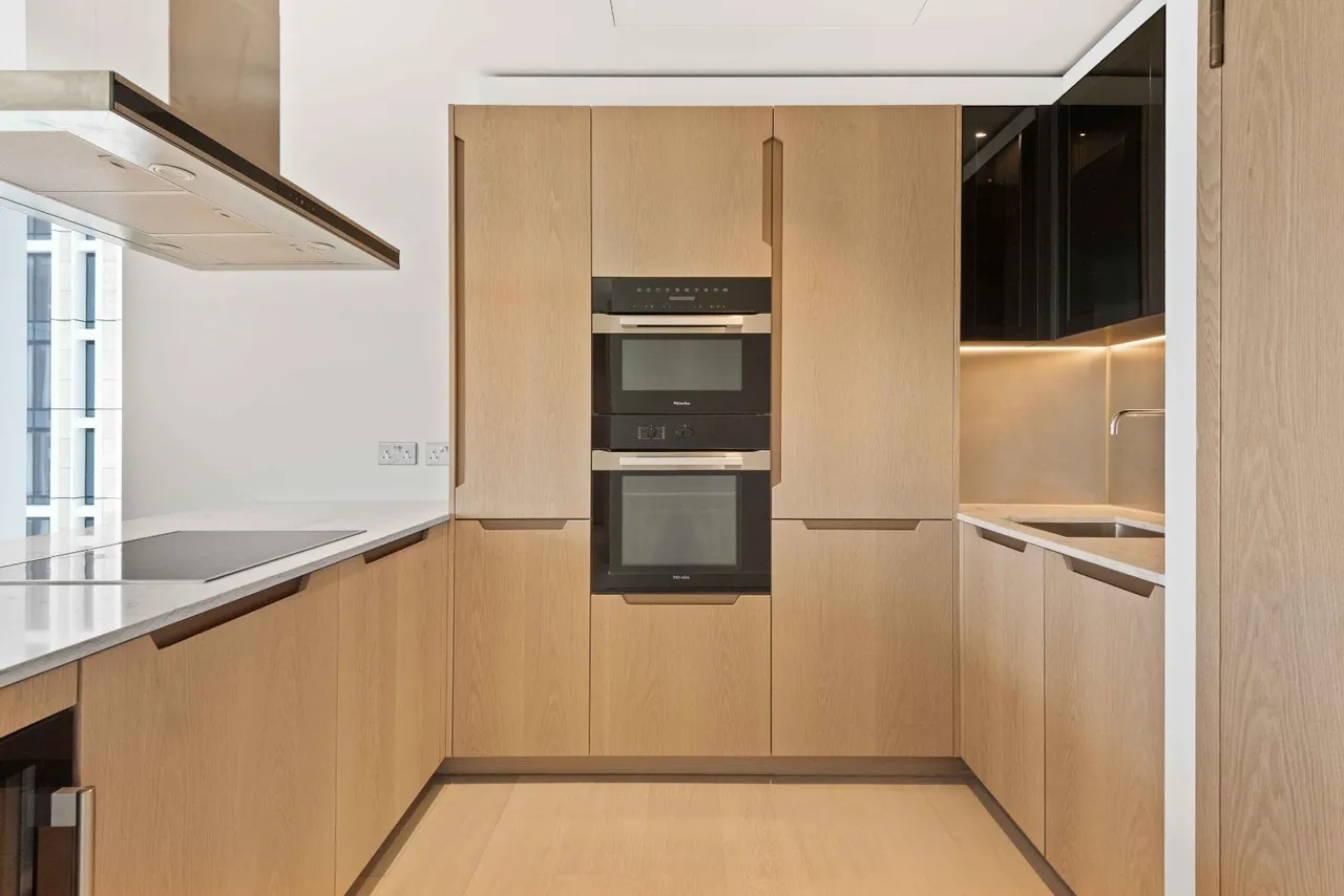 Nine Elms Lane, London, SW8, photo 10