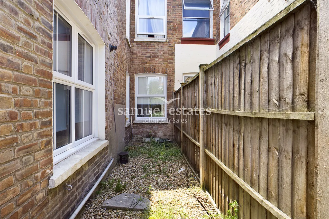 Colliers Wood, London, SW19, photo 8