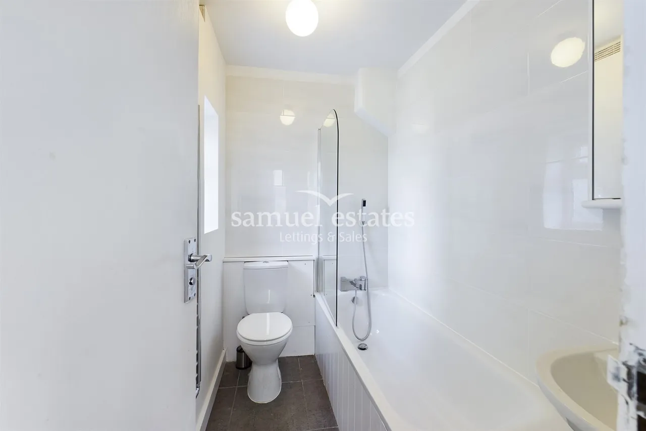 Colliers Wood, London, SW19, photo 5
