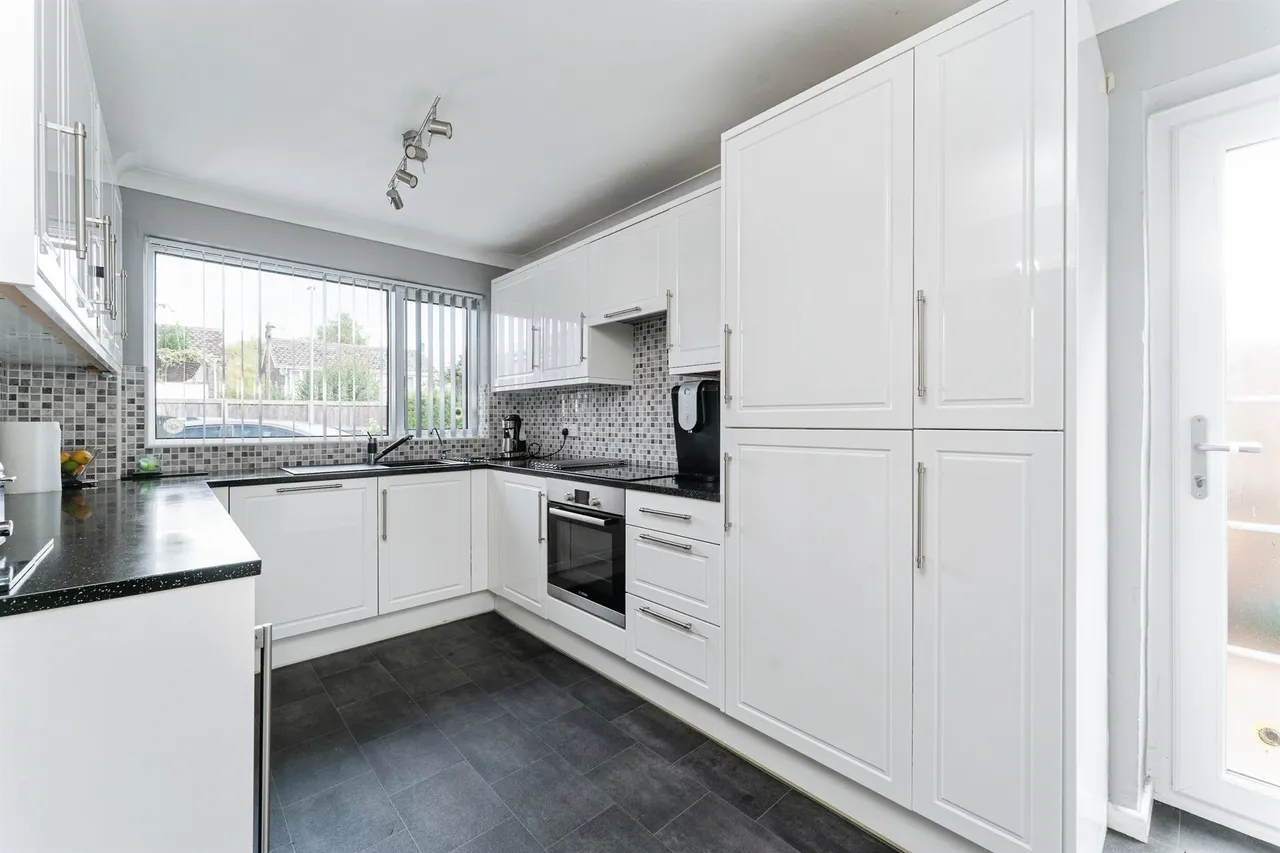 Holden Road, Lackford, Bury St. Edmunds, photo 4