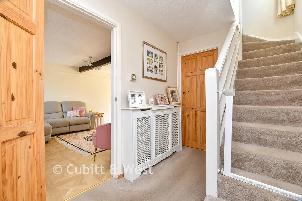 Oveton Way, Bookham, KT23, photo 6
