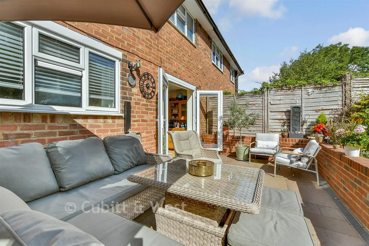 Oveton Way, Bookham, KT23, photo 15