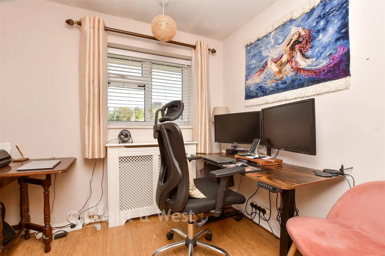Oveton Way, Bookham, KT23, photo 9