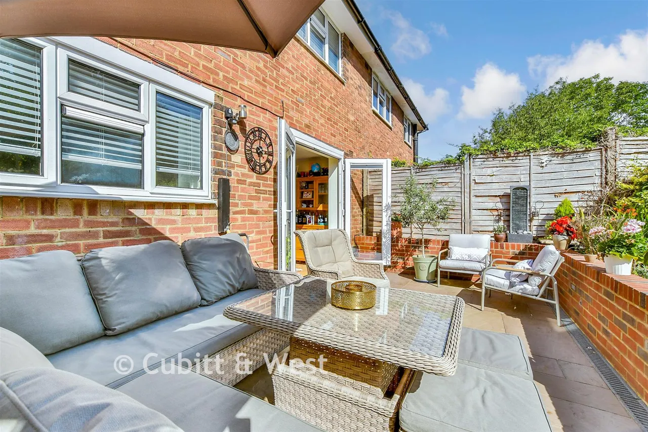 Oveton Way, Bookham, KT23, photo 13