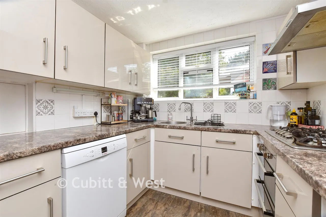 Oveton Way, Bookham, KT23, photo 4