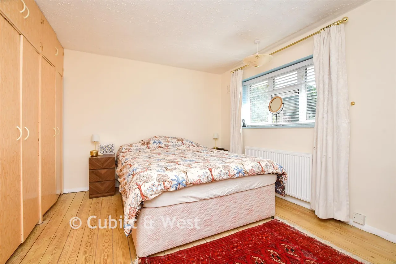 Oveton Way, Bookham, KT23, photo 8