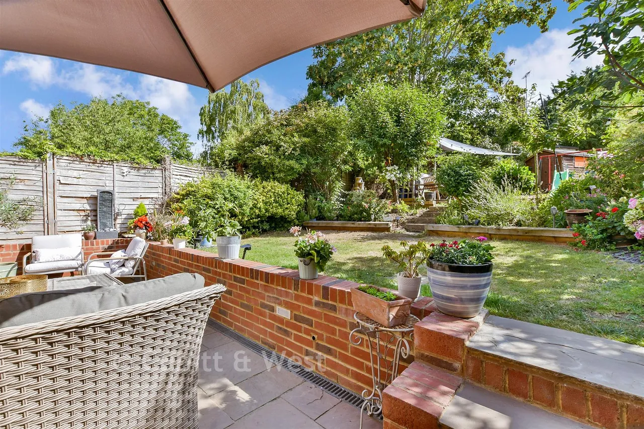 Oveton Way, Bookham, KT23, photo 11