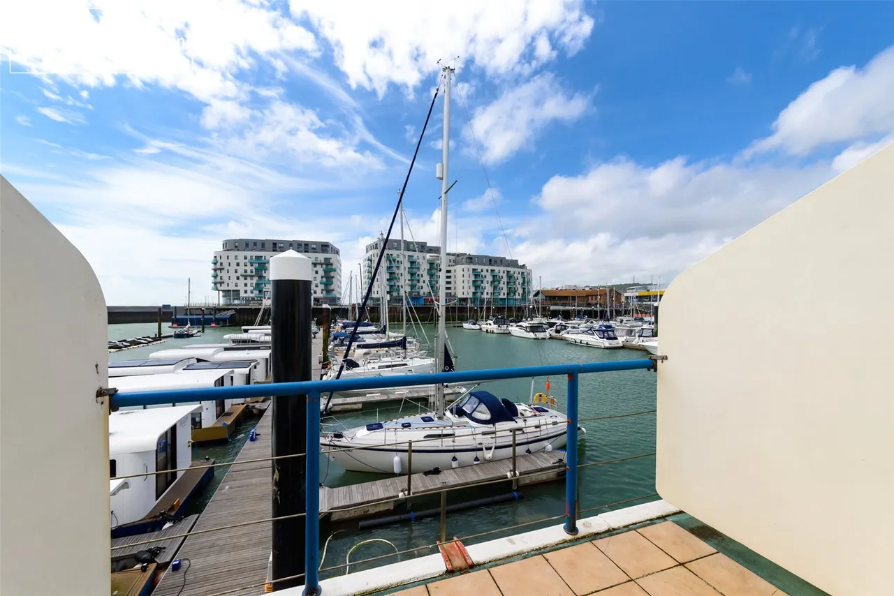 flat to rent, Western Concourse, Brighton Marina Village, BN2