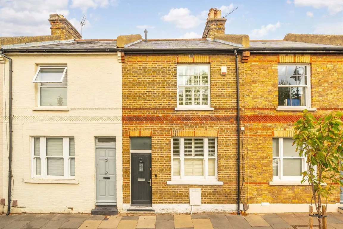 4 bed property for sale, Mattock Lane, W13