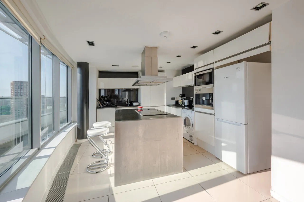 Fairmont Avenue, London, E14, photo 4