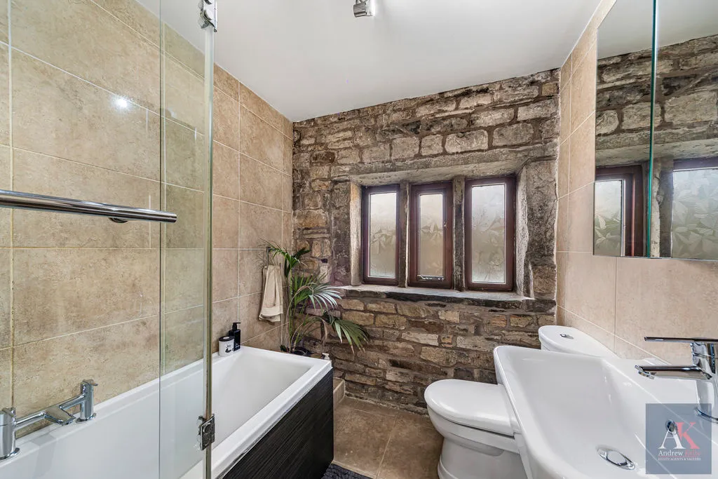 Town House Road, Littleborough OL15 9JX, photo 17