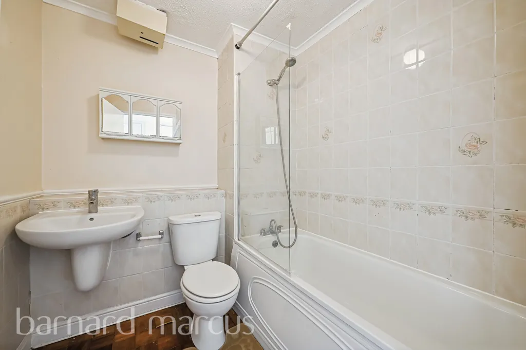 Gale Close, Mitcham, CR4, photo 6