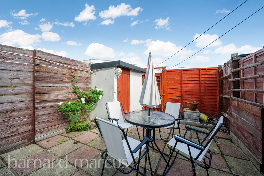 Gale Close, Mitcham, CR4, photo 3