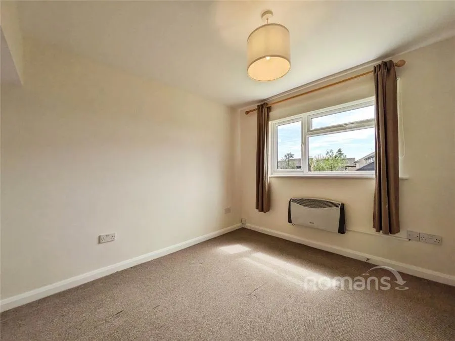 Fleetham Gardens, Lower Earley, RG6, photo 8