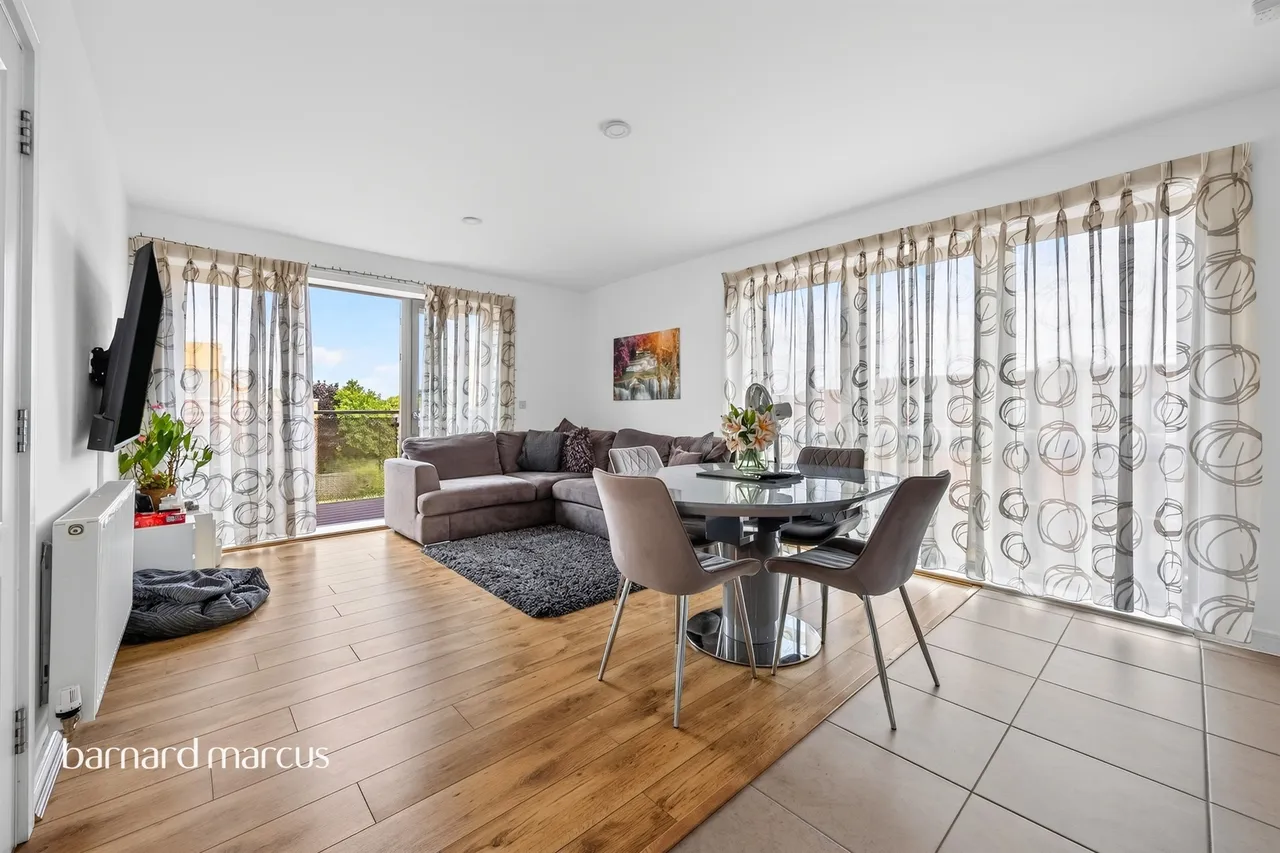 3 bed flat for sale — Nihill Place, Croydon