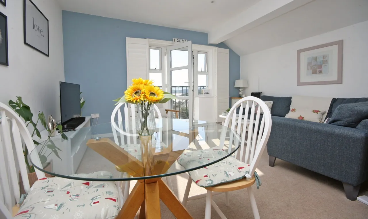Amlwch Road, Benllech, photo 6