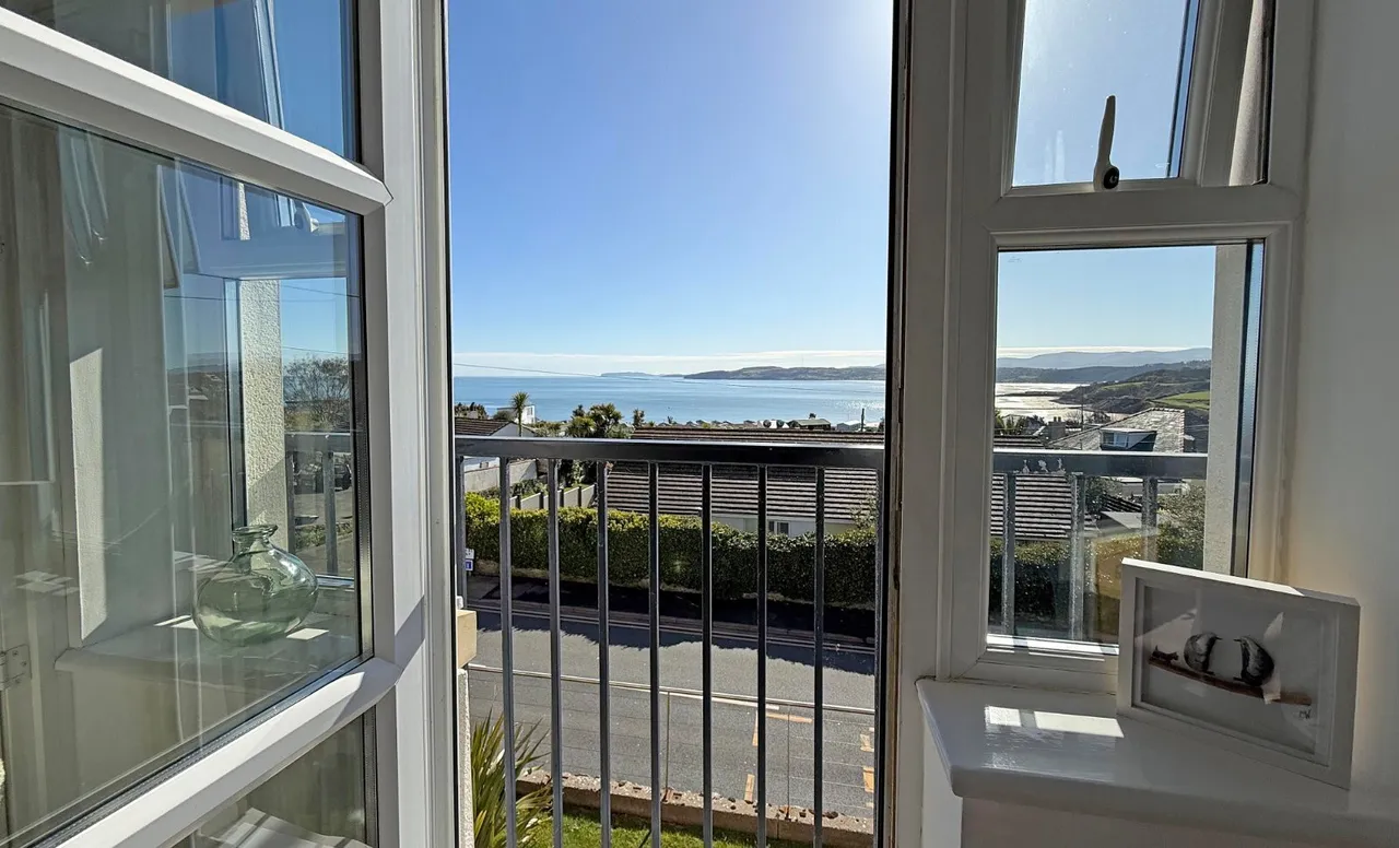 2 bed flat for sale, Amlwch Road, Benllech