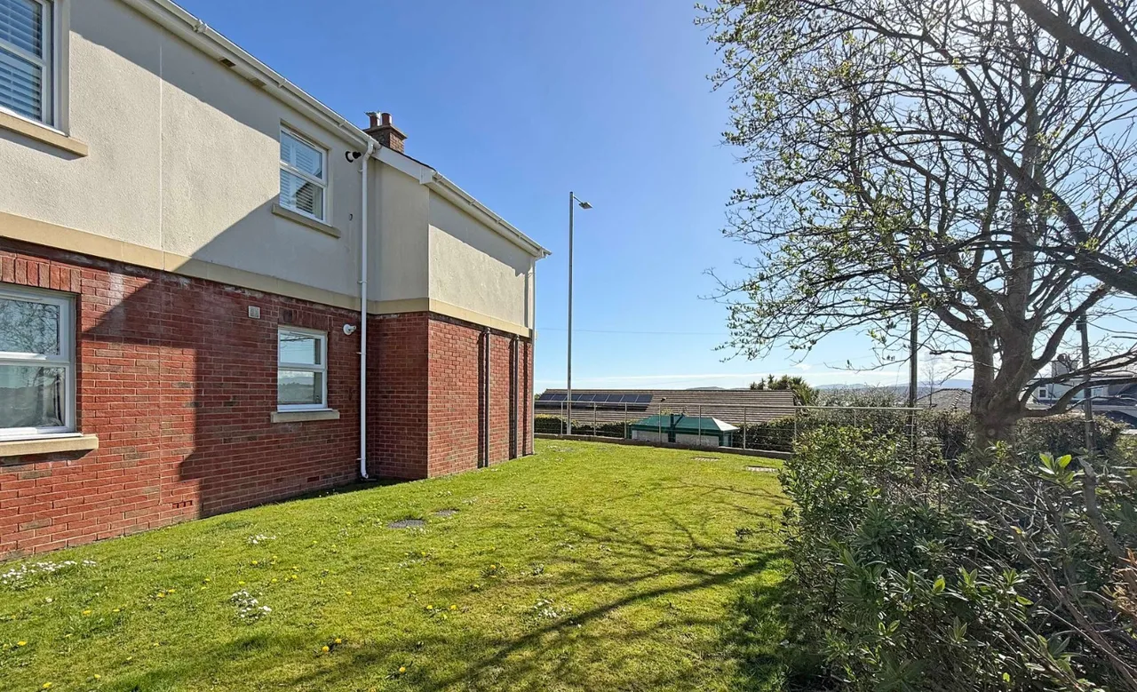 Amlwch Road, Benllech, photo 16