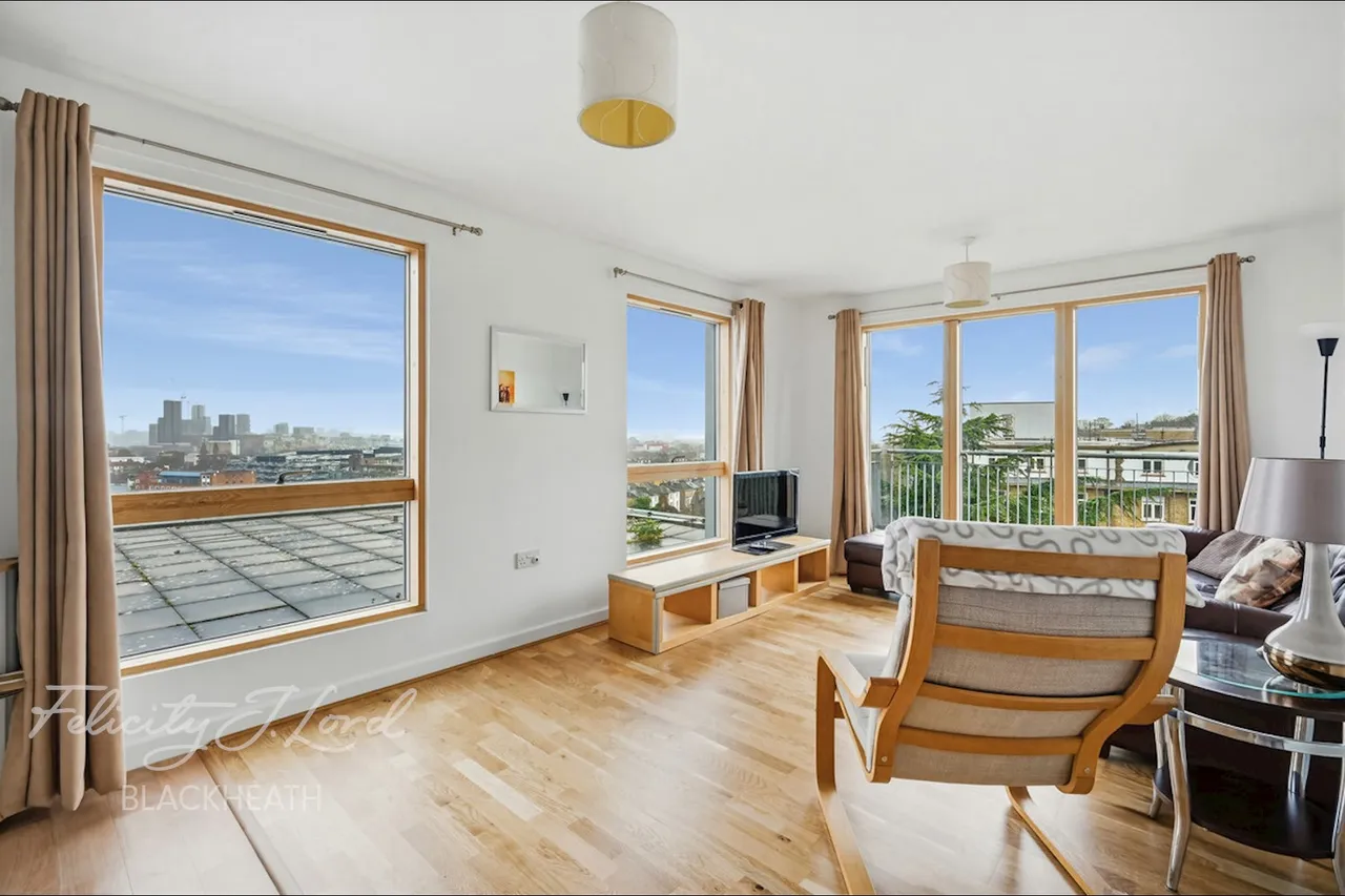 2 bed flat for sale, Restell Close, Blackheath